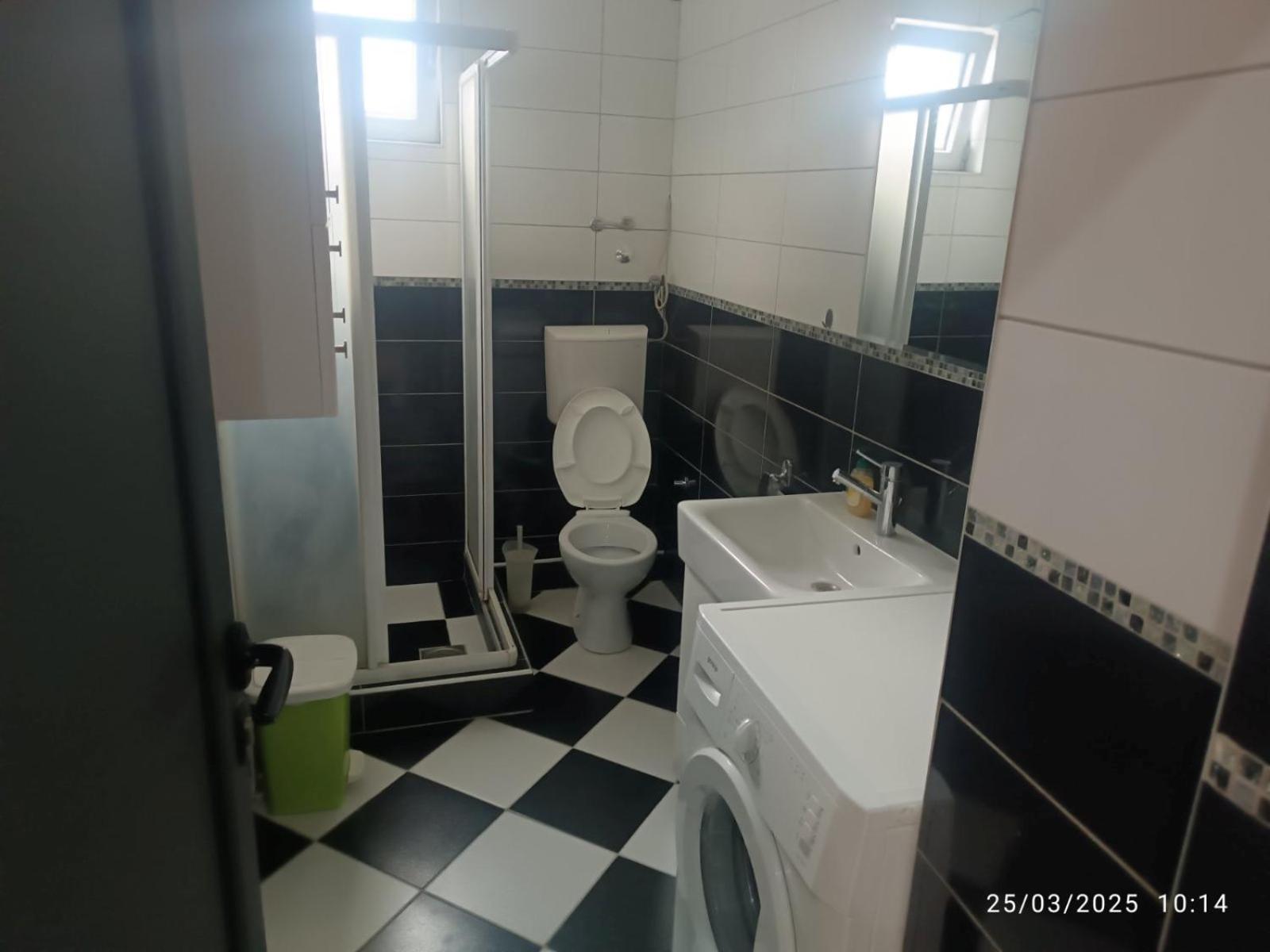 Blue Point Apartment Kragujevac Bagian luar foto
